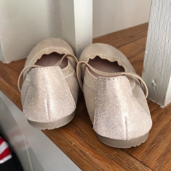 Cat & Jack Sz 9 Gold Sparkle Shoes w/ Strap - Picture 3 of 7